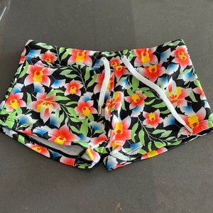 2(X)IST Men’s Cabo Swim Trunk in Orchid Print size Small
